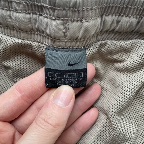 Nike Men’s Vintage Track Pants XL Tan Beige with Side Stripes - Picture 8 of 9